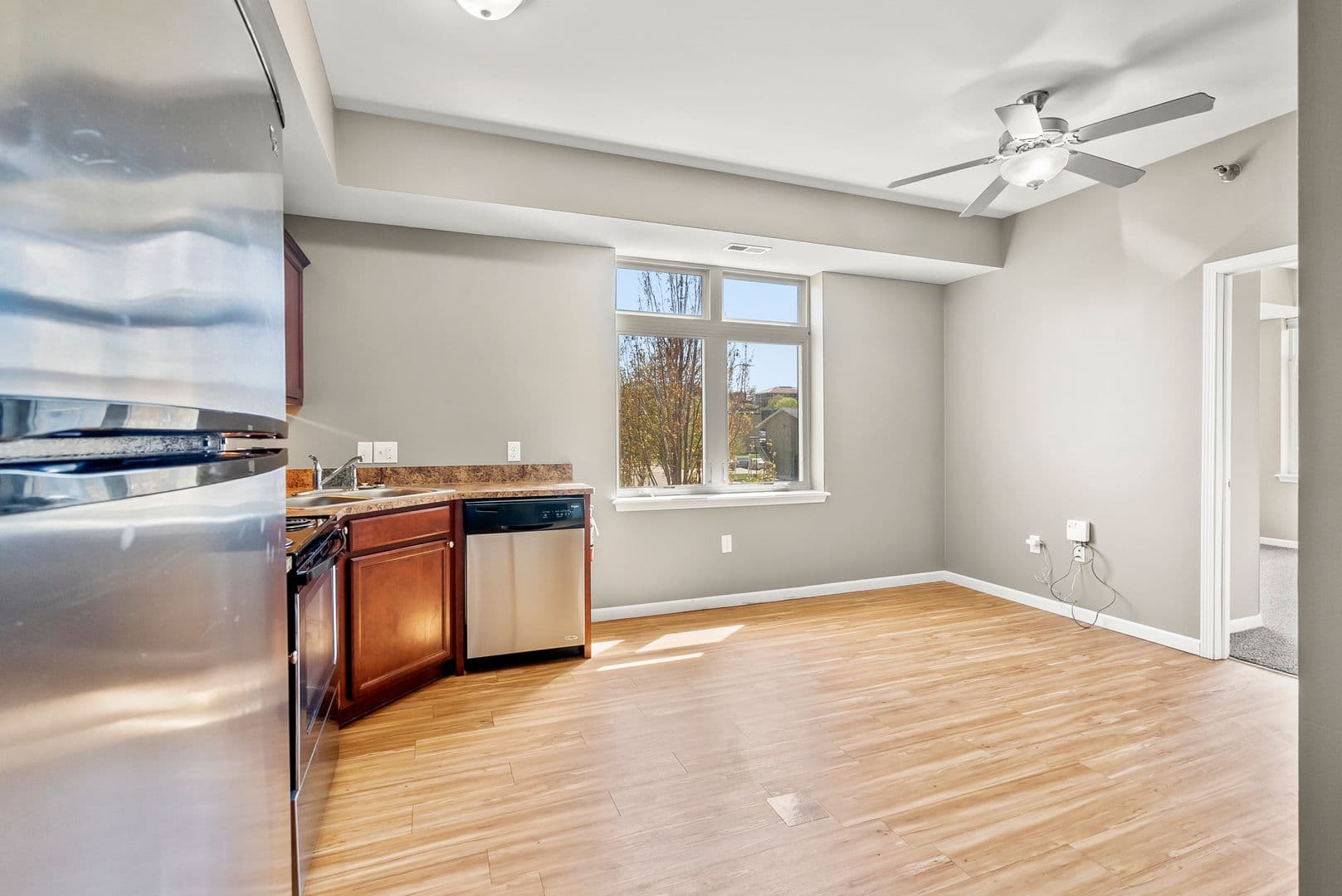 Cedar Falls Apartment: 2024 College St