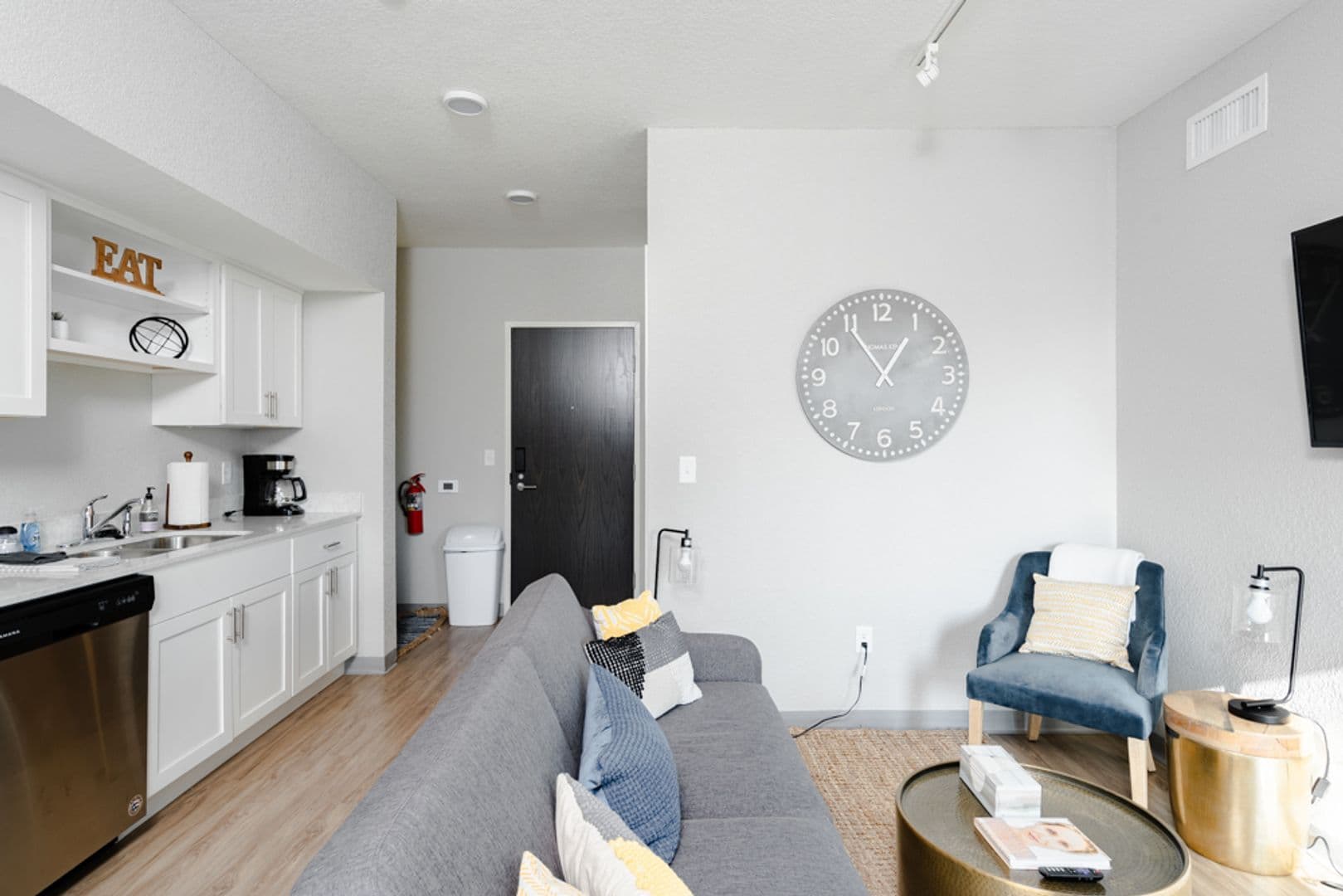 Cedar Falls Apartment: 200 W 1st St