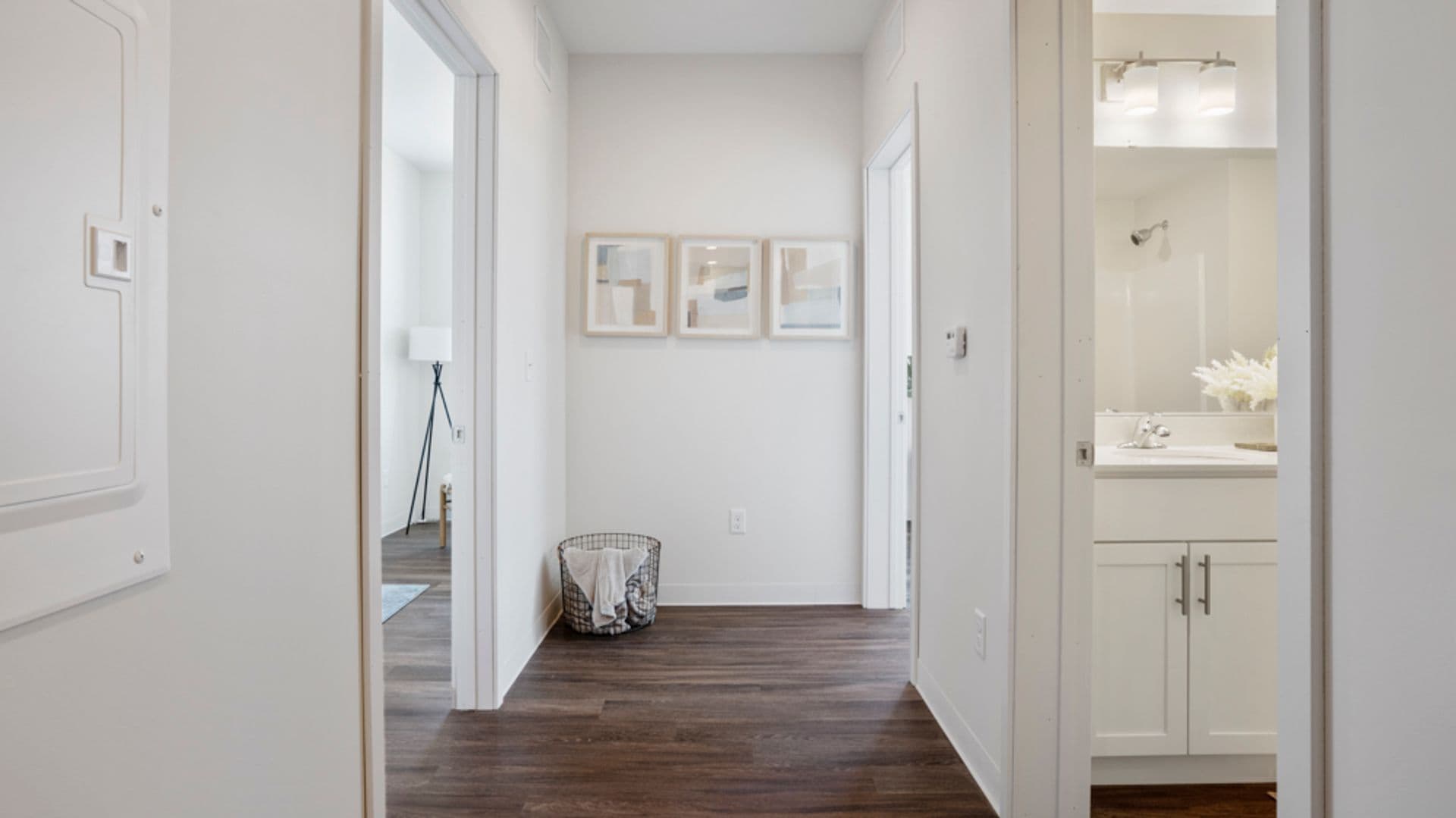 Cedar Falls Apartment: 825 Bluegrass Cir