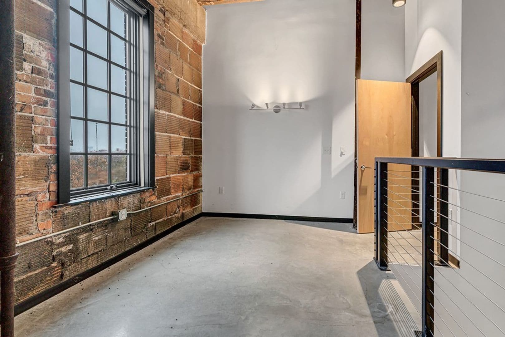 Waterloo Apartment: 325 E Park Avenue