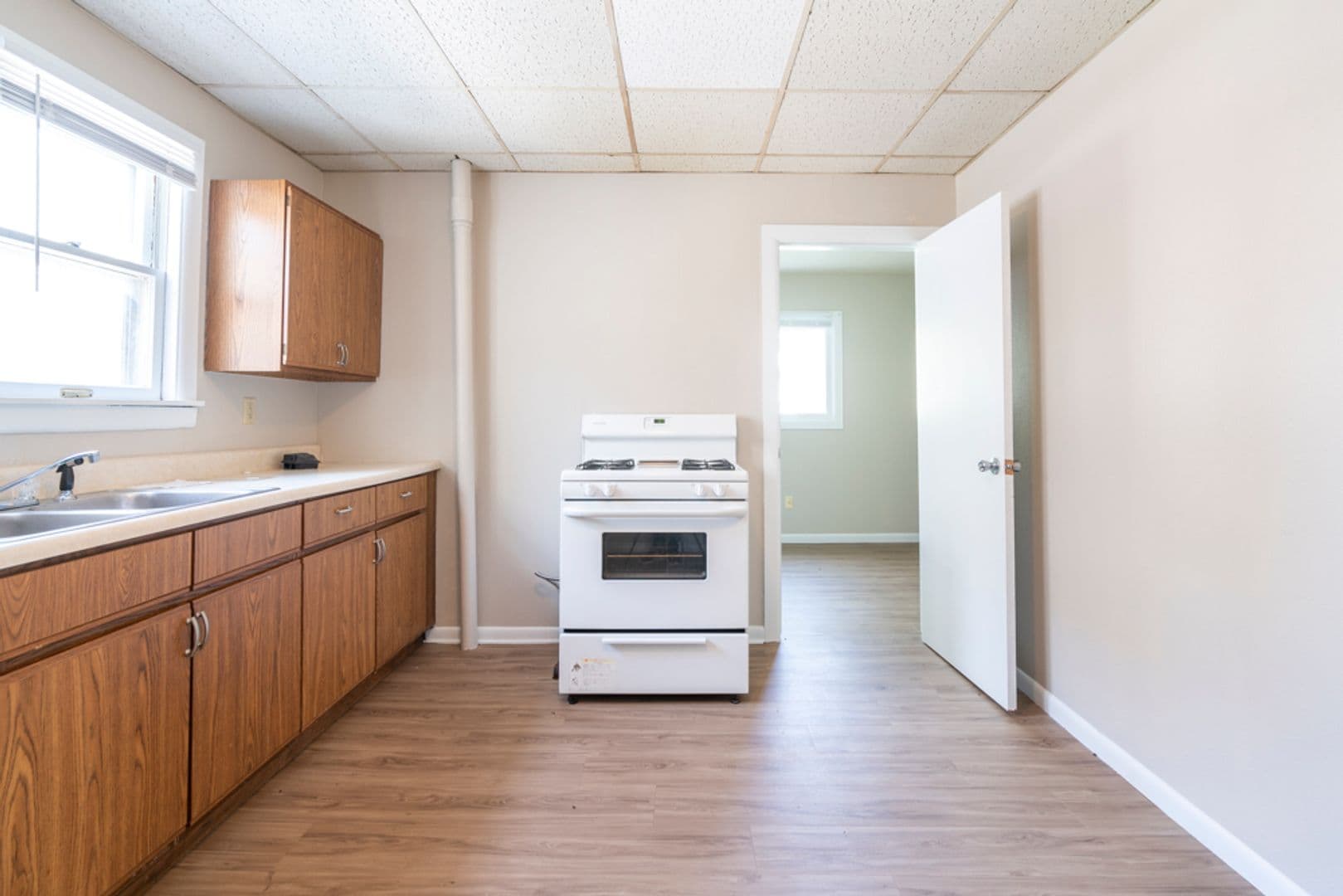 Cedar Falls Apartment: 2110 College St
