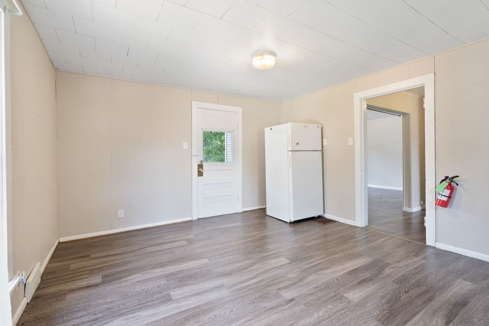 Cedar Falls Apartment: 1012 Clay St