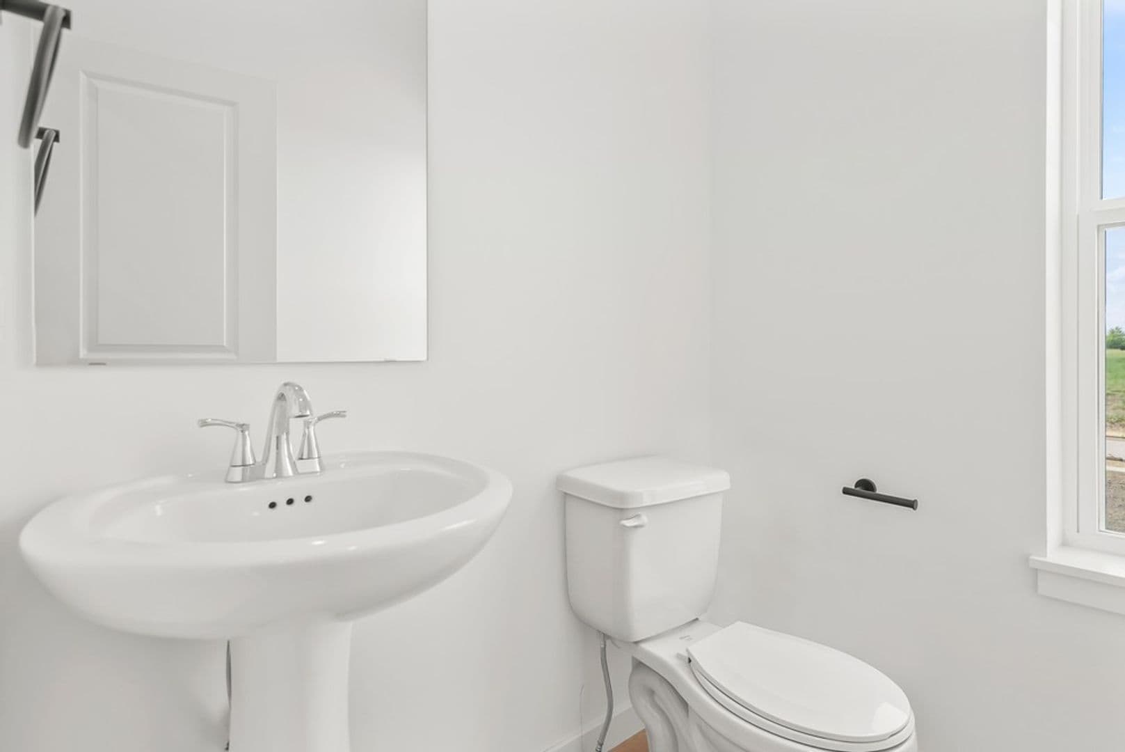 Garner Apartment: 895 W 8th St