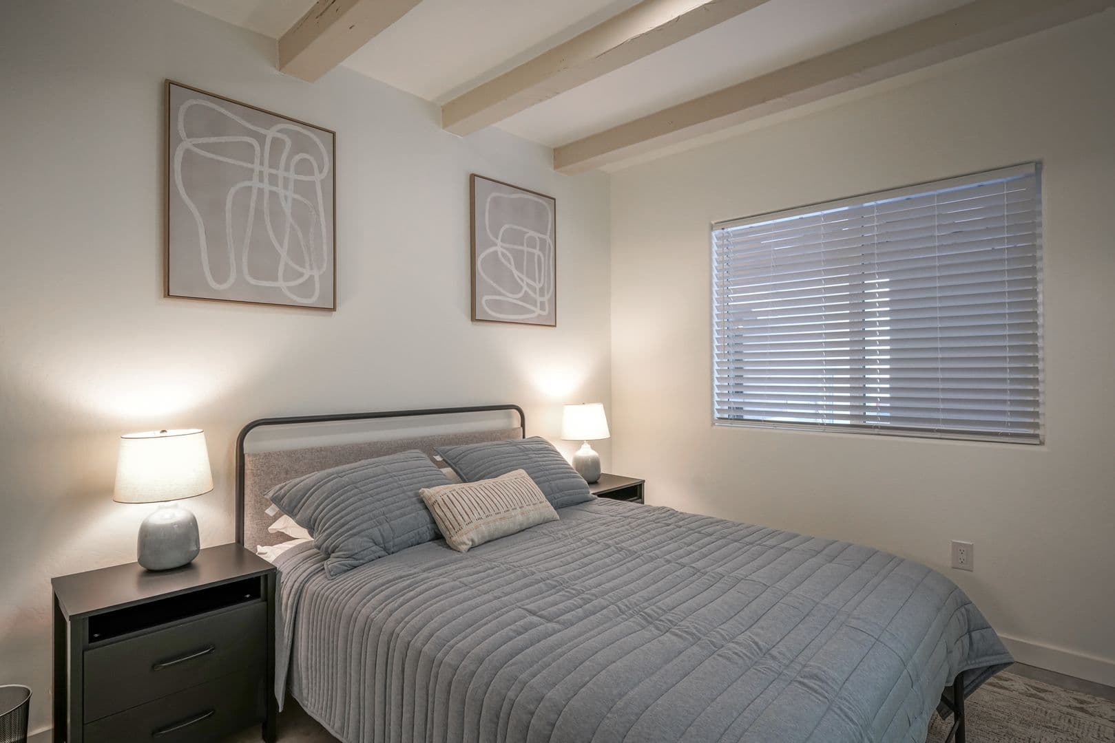 Albuquerque Apartment: 11930 Menaul BLVD NE