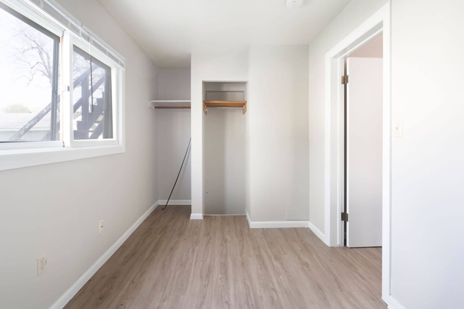 Cedar Falls Apartment: 2110 College St