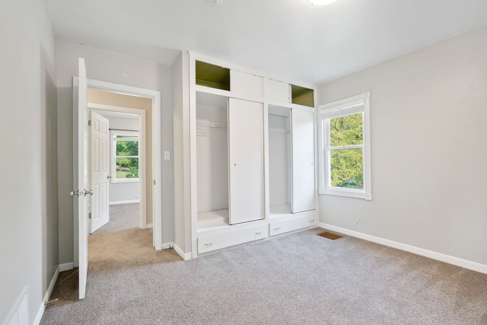 Cedar Falls House: 1604 Olive St