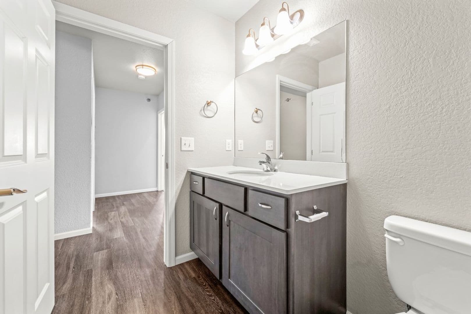 Cedar Falls Apartment: 2019 Olive St
