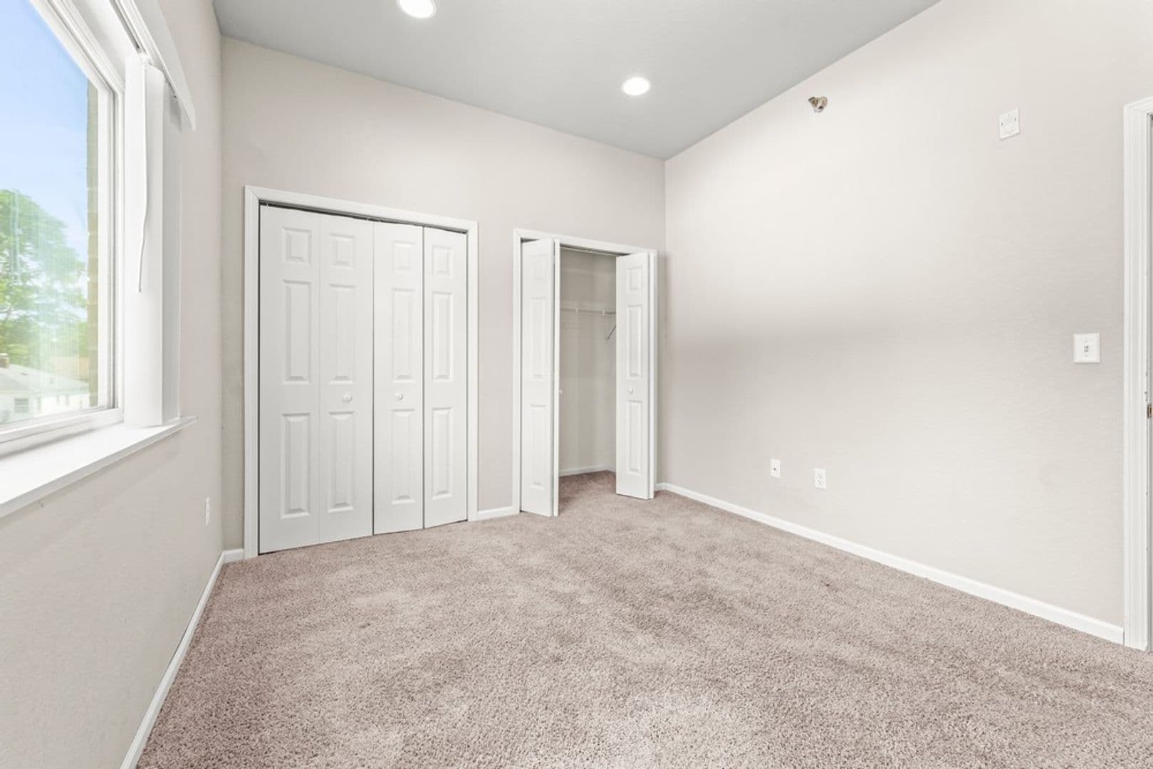 Cedar Falls Apartment: 2019 Olive St