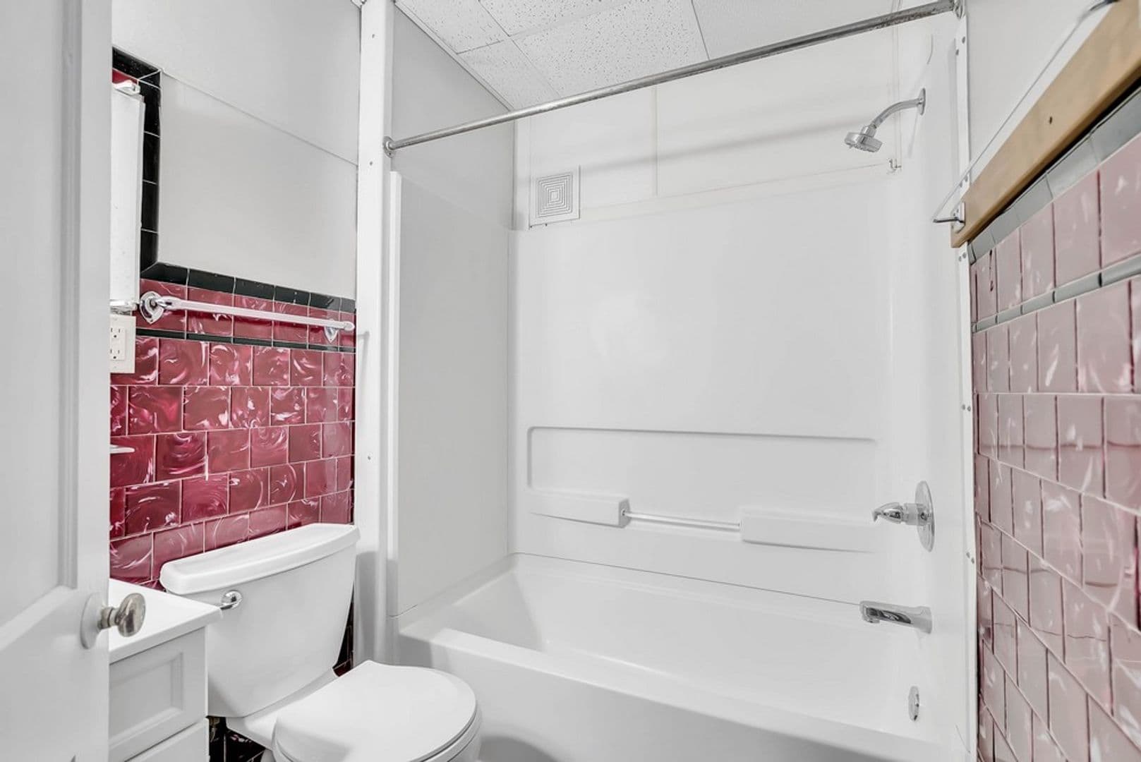 Cedar Falls Apartment: 2314 Walnut St