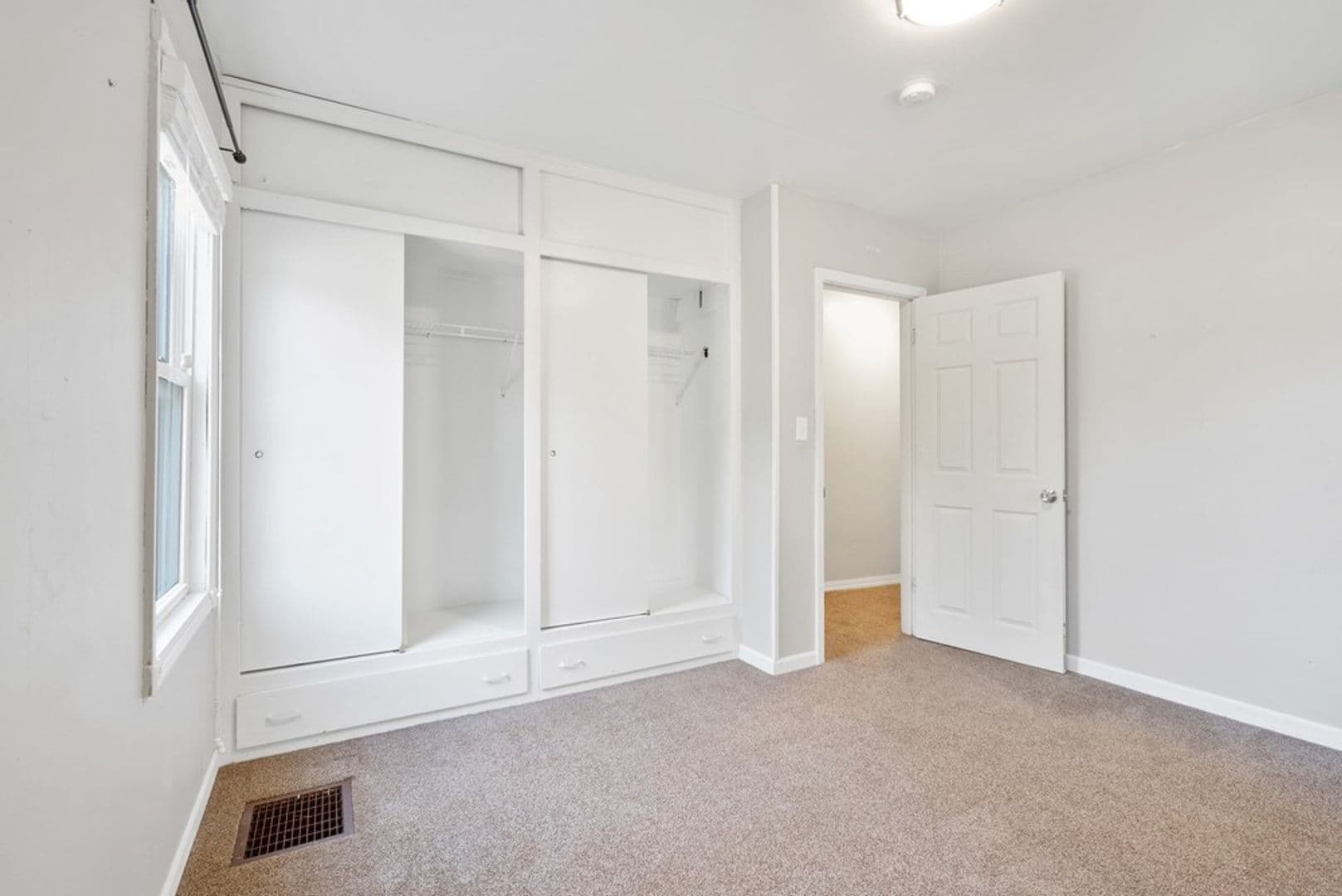 Cedar Falls House: 1604 Olive St