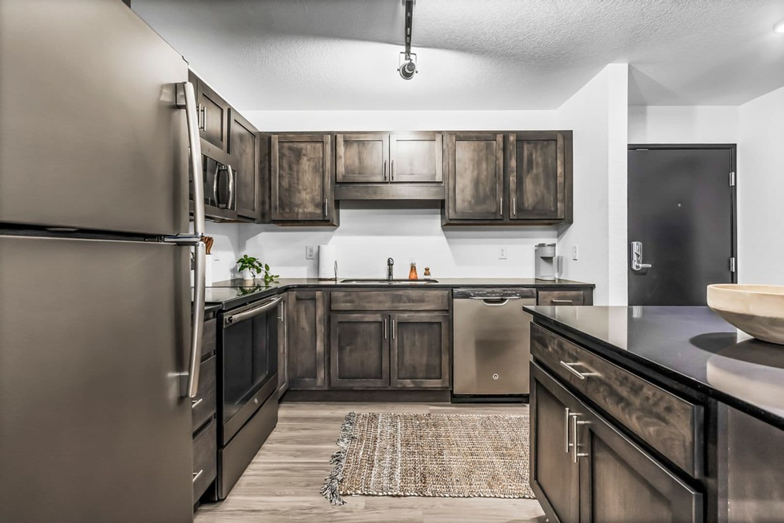 Waterloo Apartment: 21 W Jefferson Street