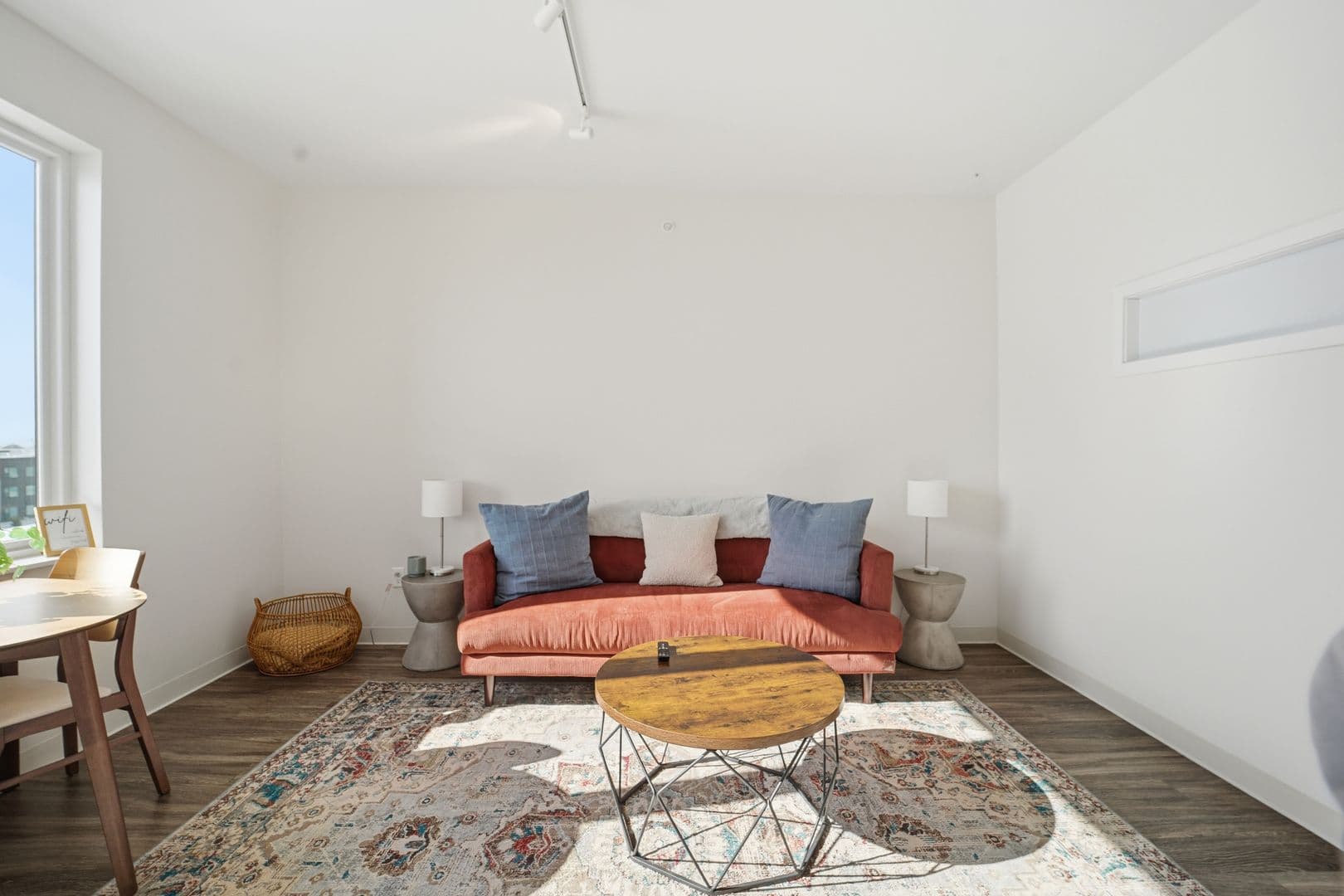 Cedar Falls Apartment: 825 Bluegrass Cir
