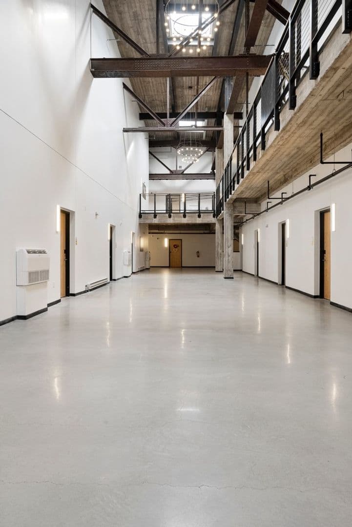 Waterloo Apartment: 325 E Park Avenue
