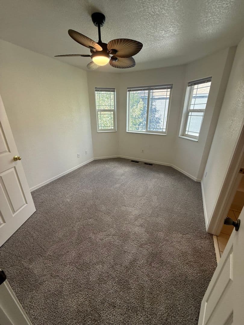 Alma Apartment: 108 Buckskin St
