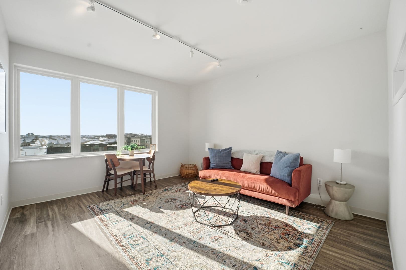 Cedar Falls Apartment: 825 Bluegrass Cir