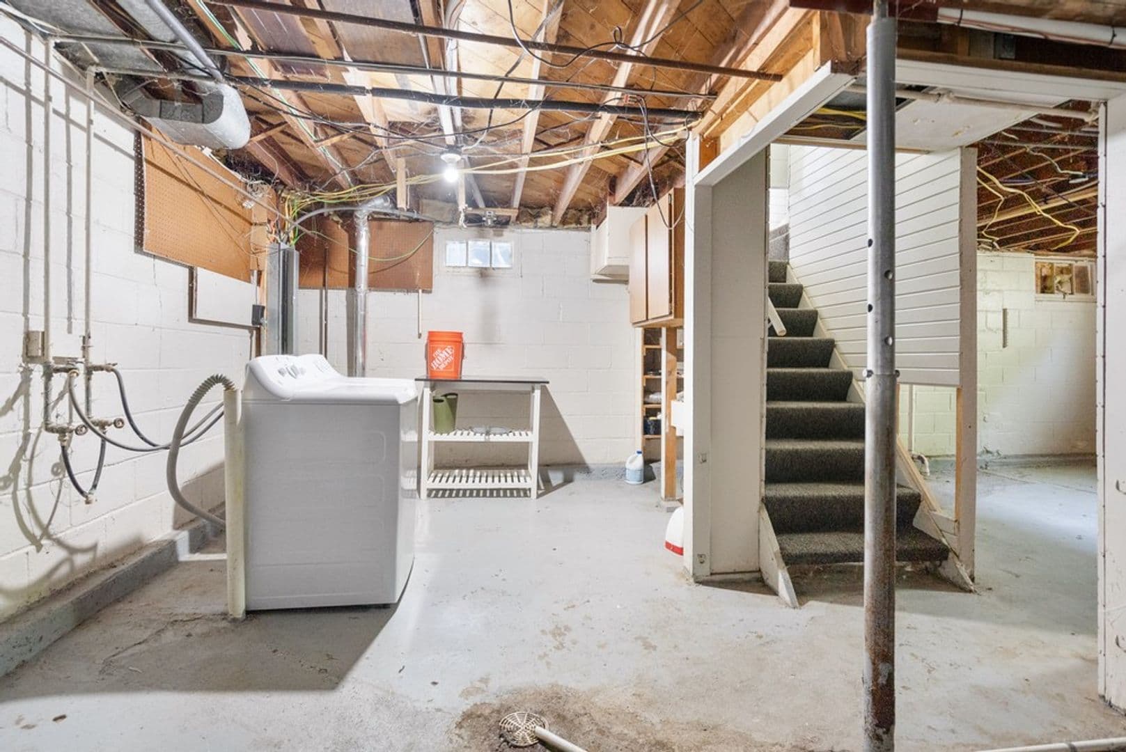 Cedar Falls House: 1604 Olive St