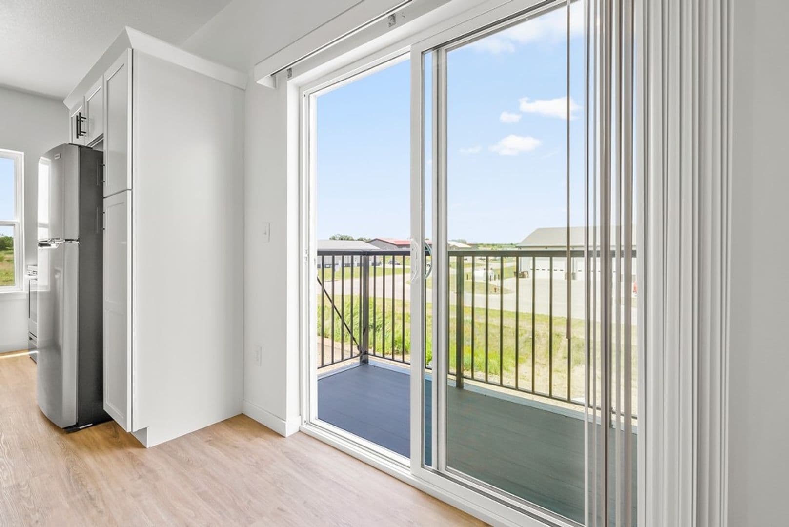Garner Apartment: 895 W 8th St