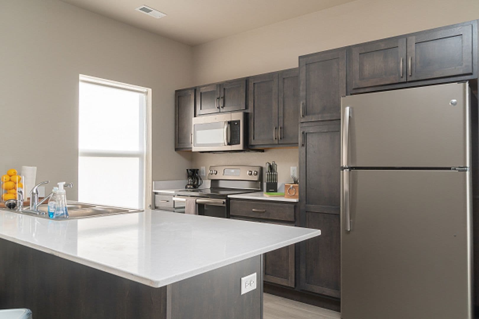 Waverly Apartment: 1260 Leitha Ter