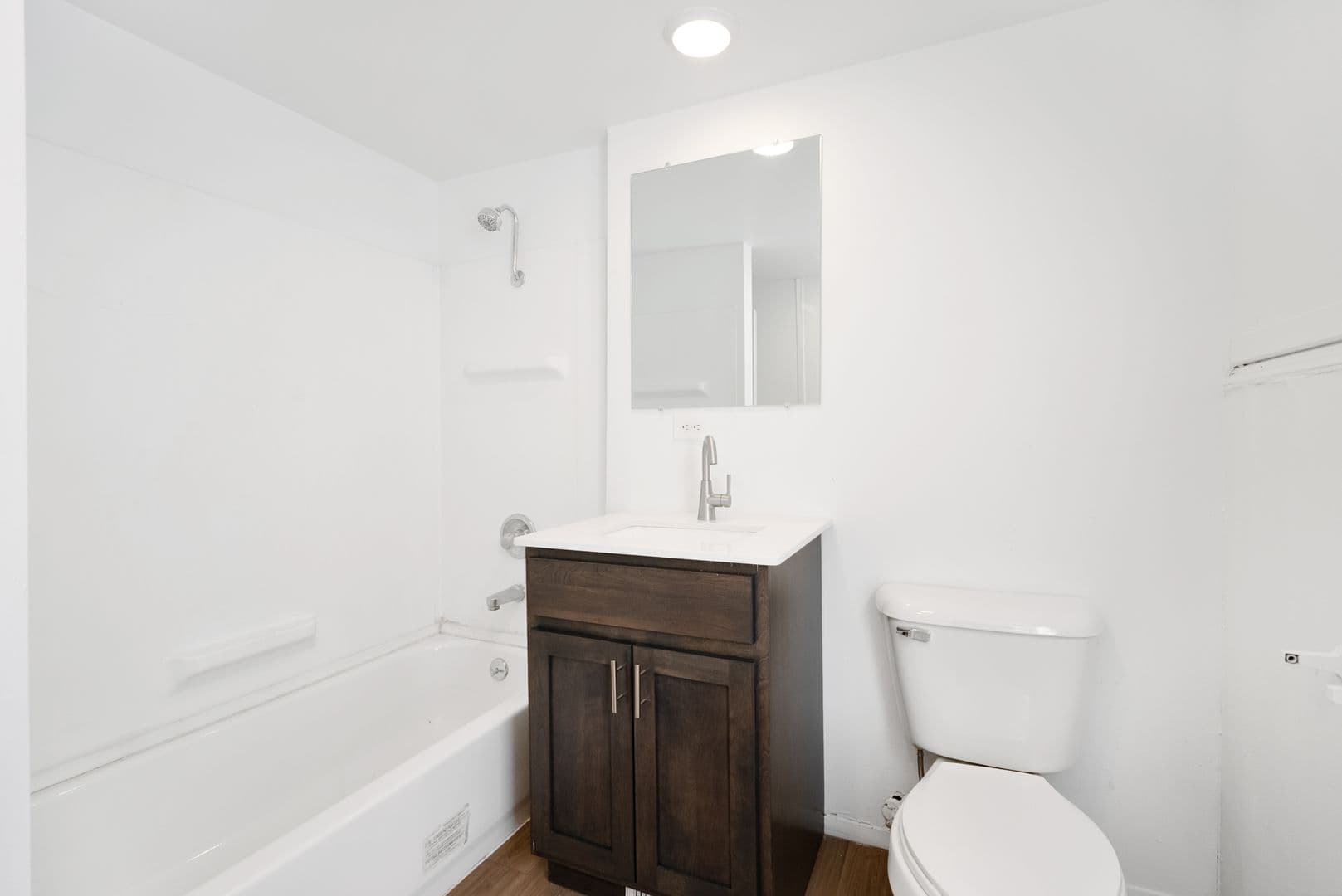 Cedar Falls Apartment: 2104 College St