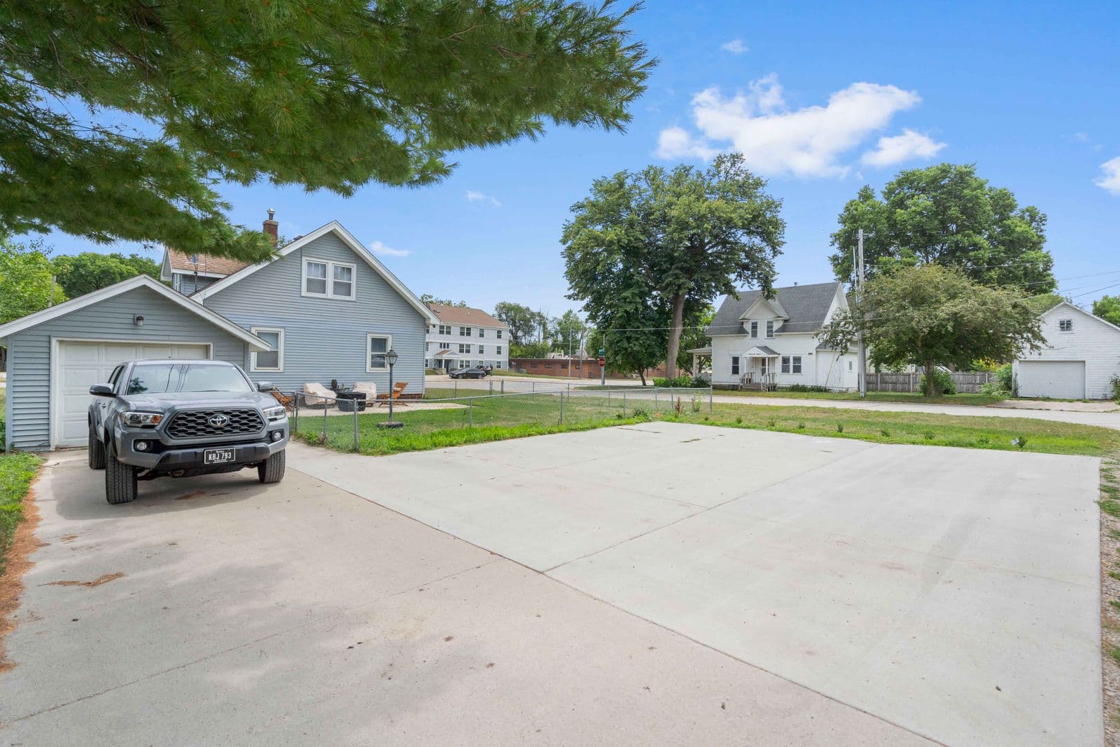 Cedar Falls House: 1621 Main St