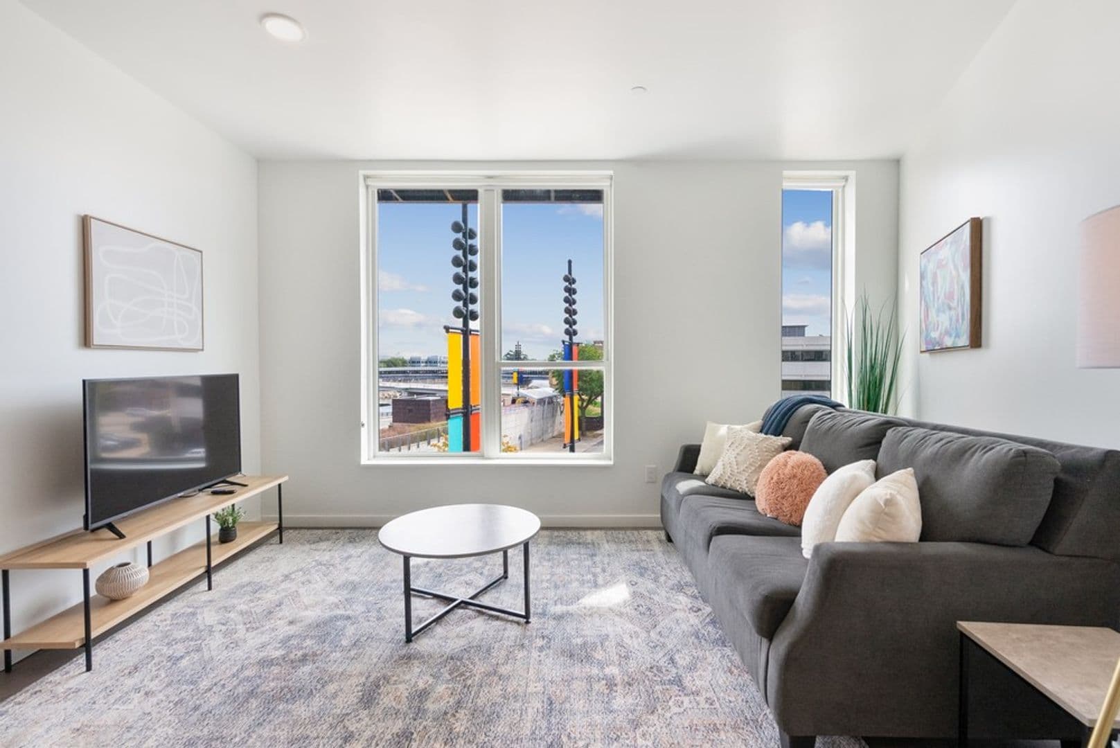 Waterloo Apartment: 335 Cedar Street