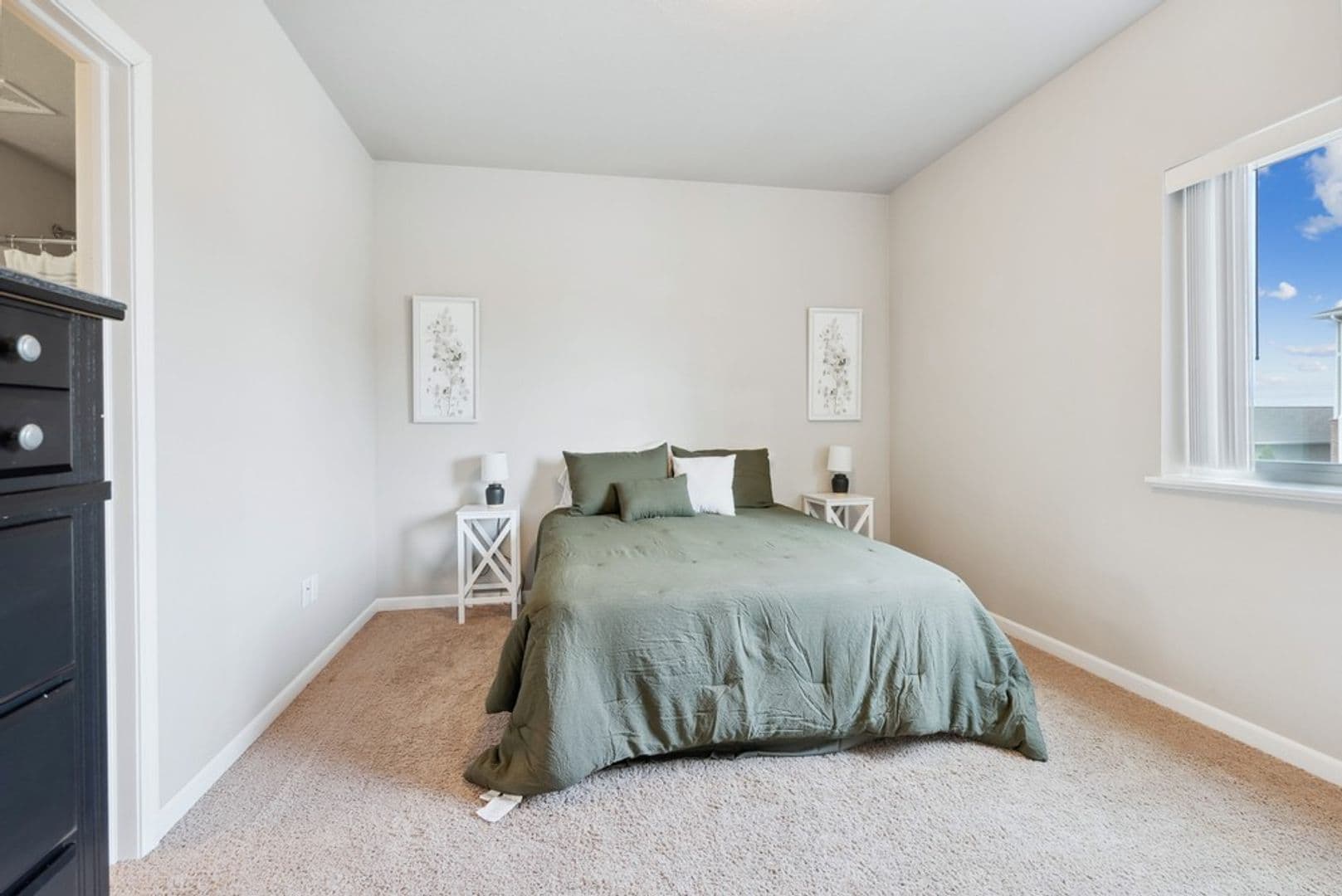 Cedar Falls Apartment: 1003 Bluegrass Cir