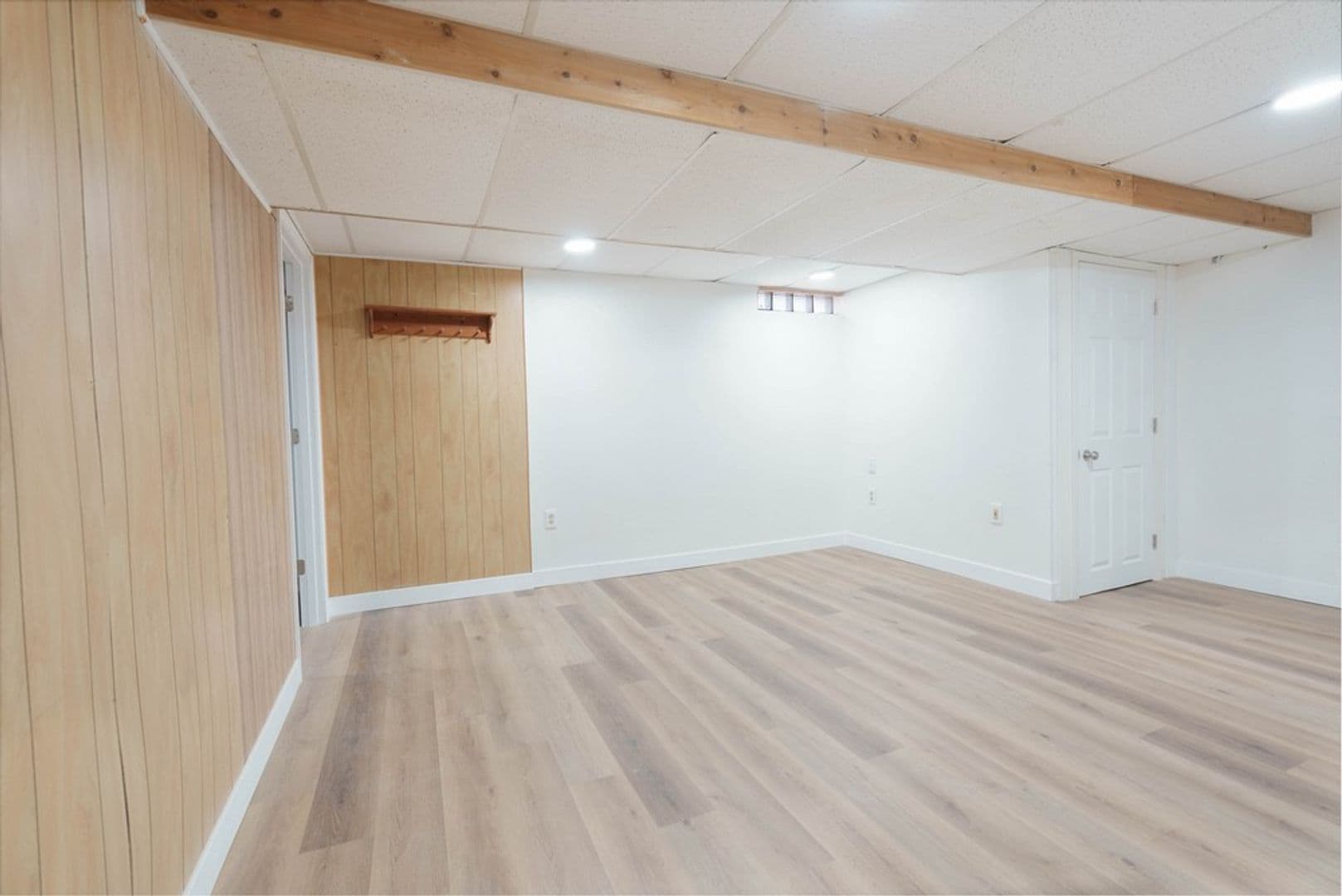 Cedar Falls House: 2303 Main St
