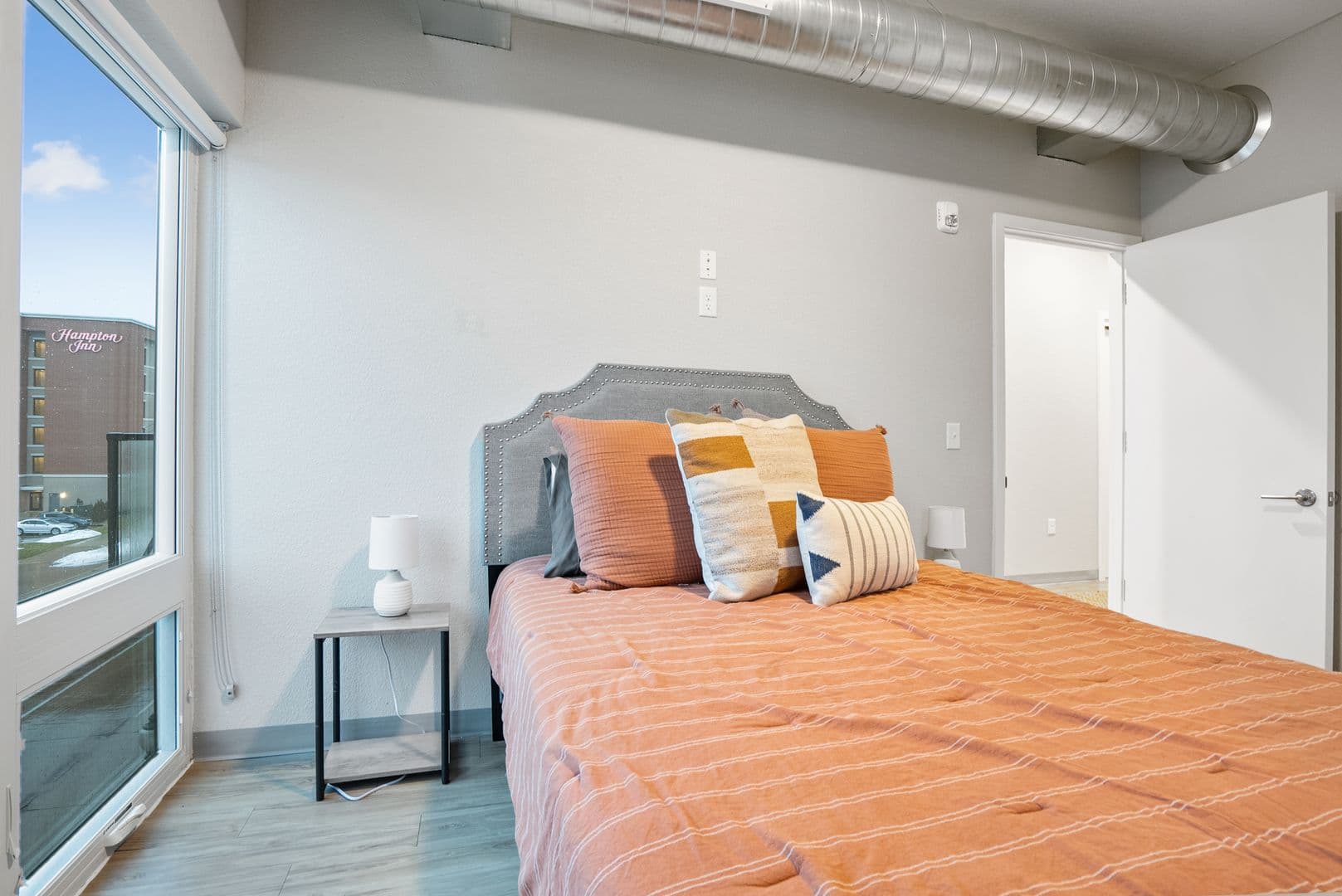 Cedar Falls Apartment: 200 W 1st St