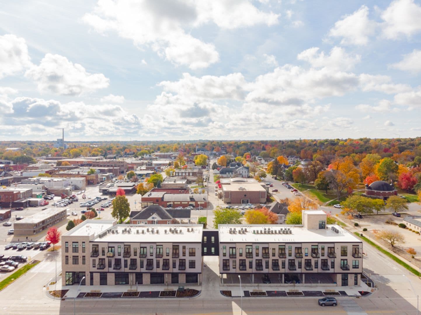 Cedar Falls Apartment: 200 W 1st St