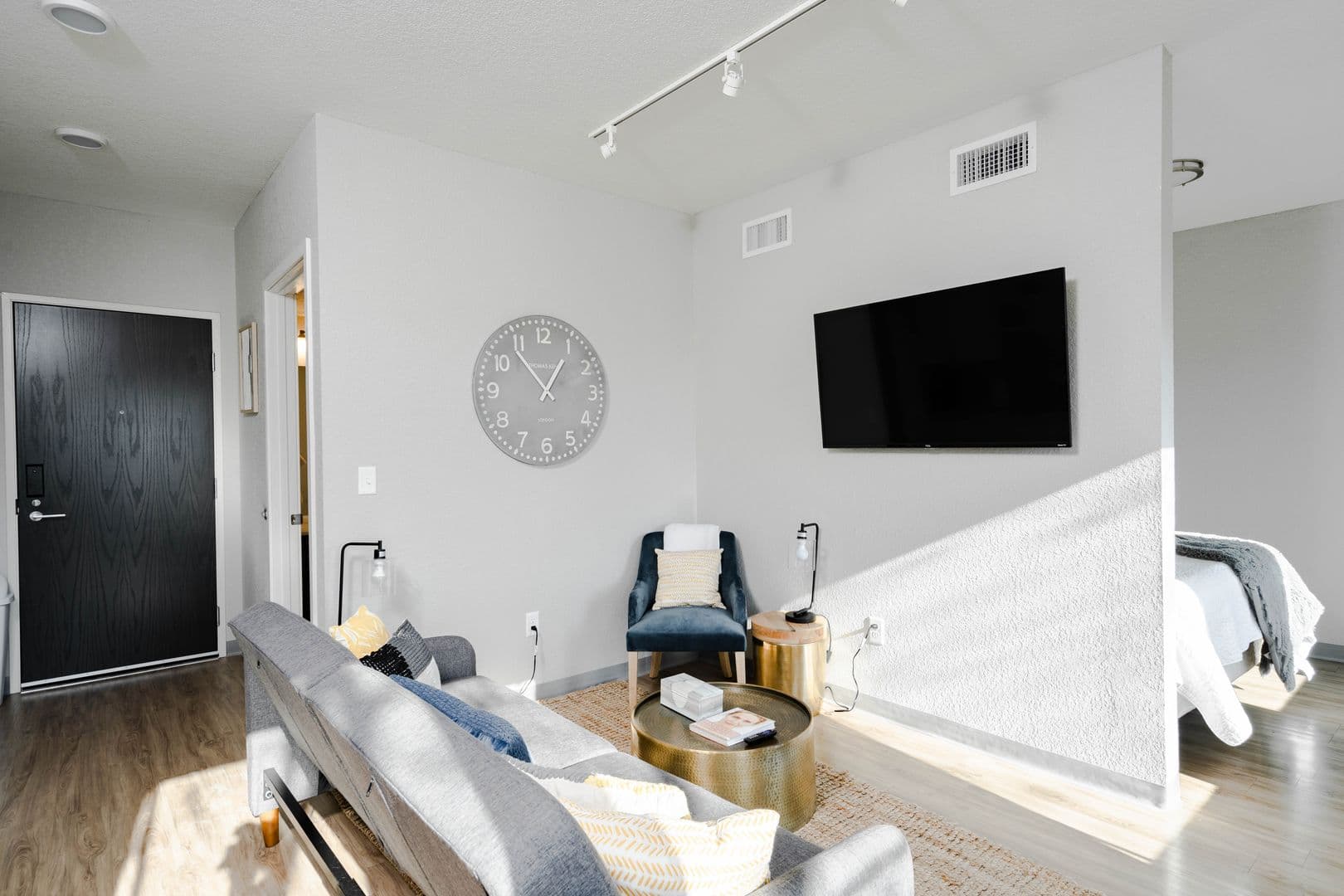 Cedar Falls Apartment: 200 W 1st St