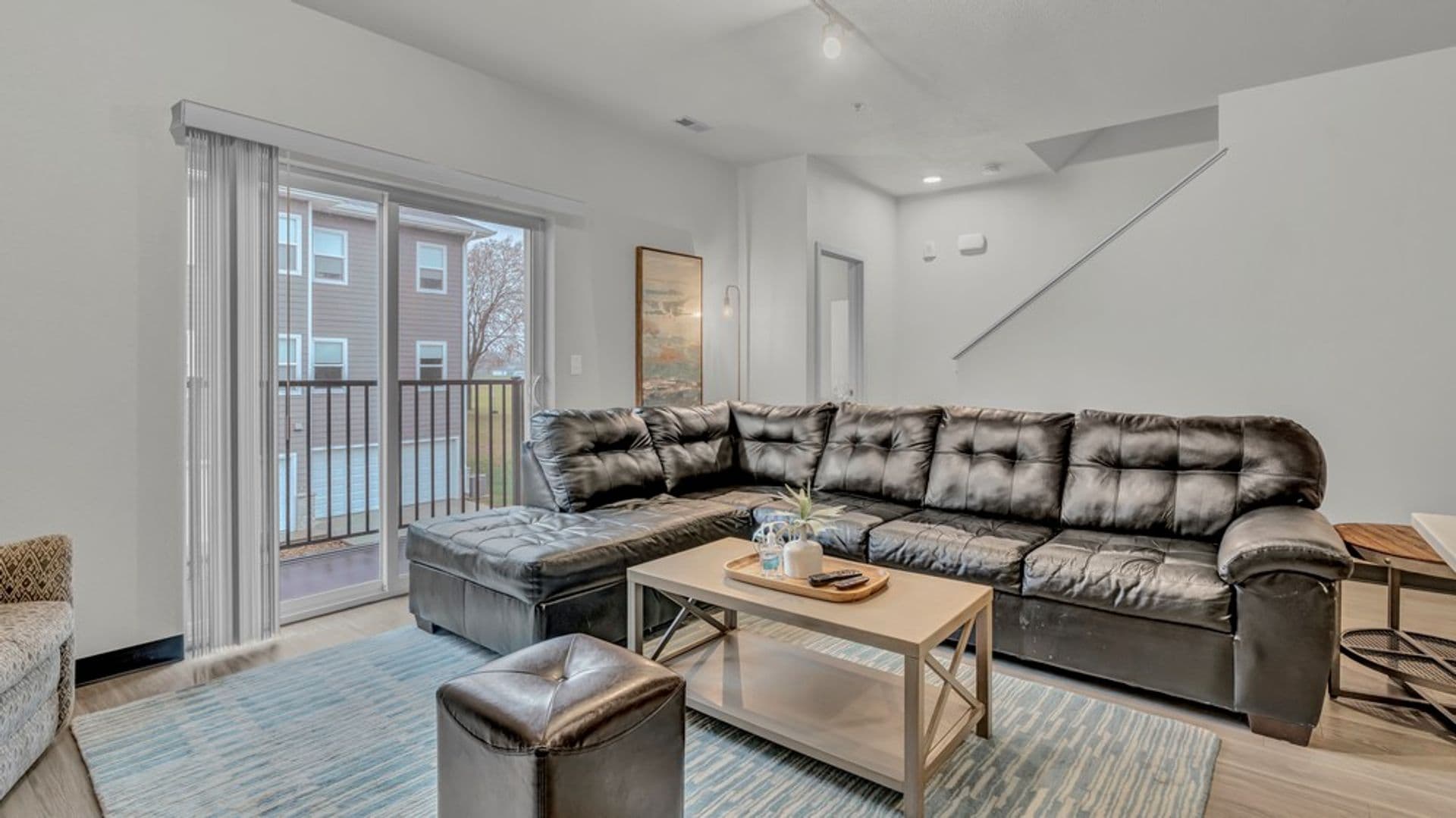 Waverly Apartment: 1260 Leitha Ter
