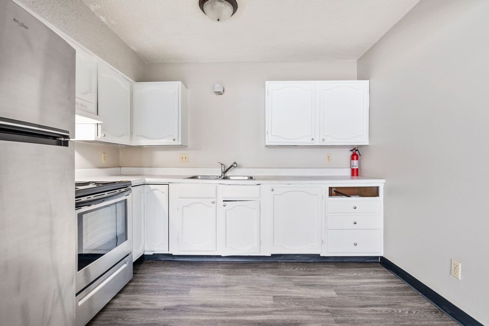 Waterloo Apartment: 1008 Leavitt St