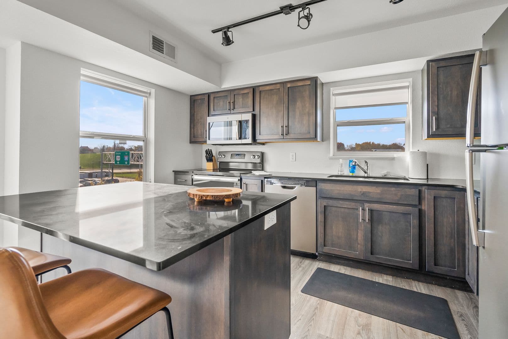 Waterloo Apartment: 21 W Jefferson Street