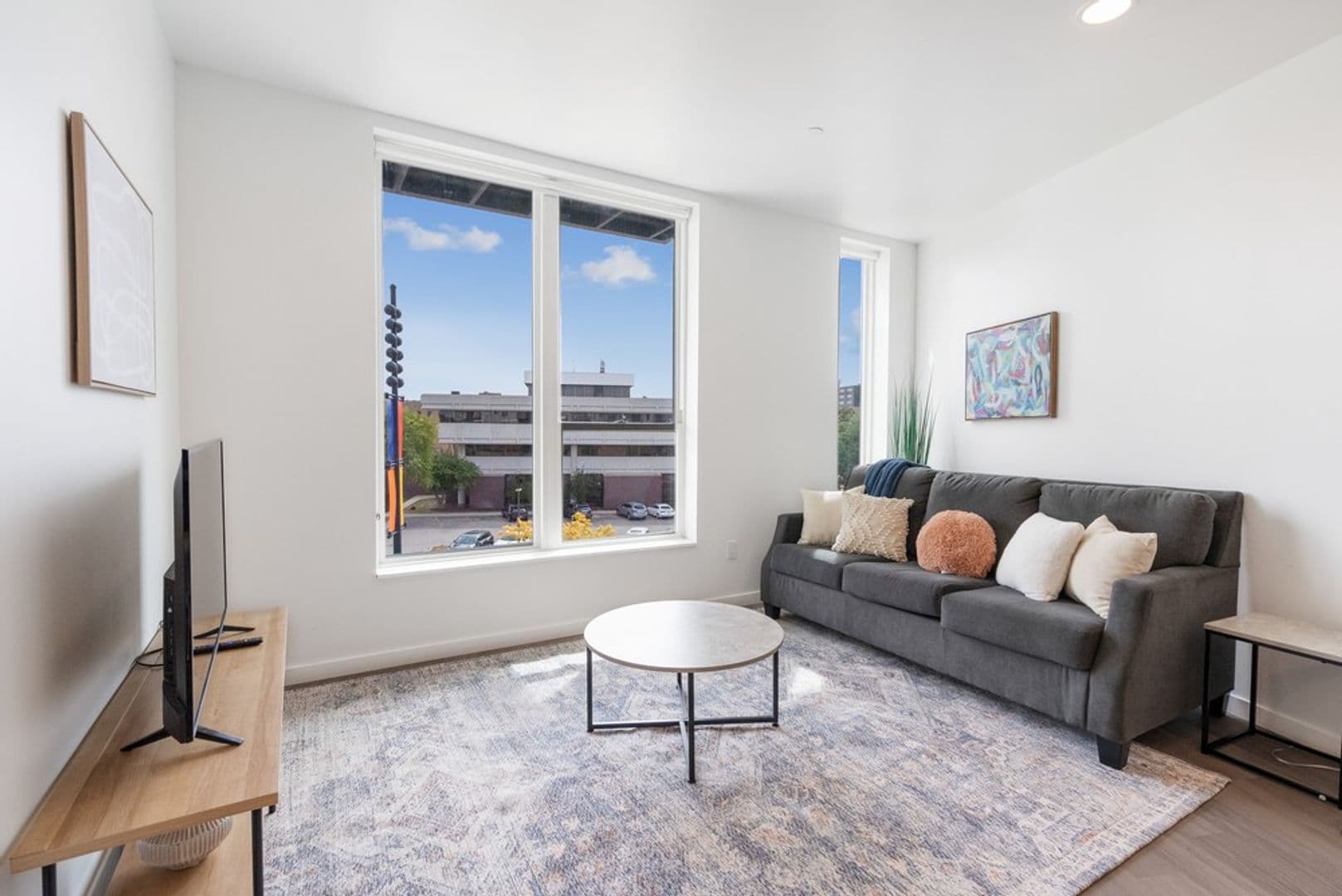 Waterloo Apartment: 335 Cedar Street