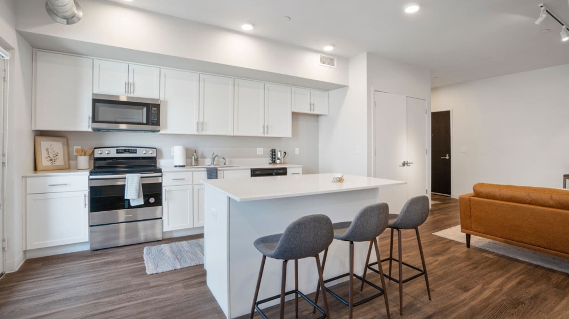 Cedar Falls Apartment: 825 Bluegrass Cir