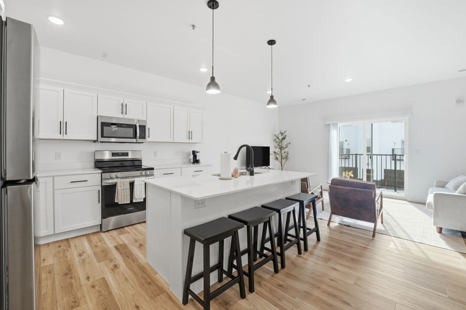 Cedar Falls Apartment: 402 Fast Ln