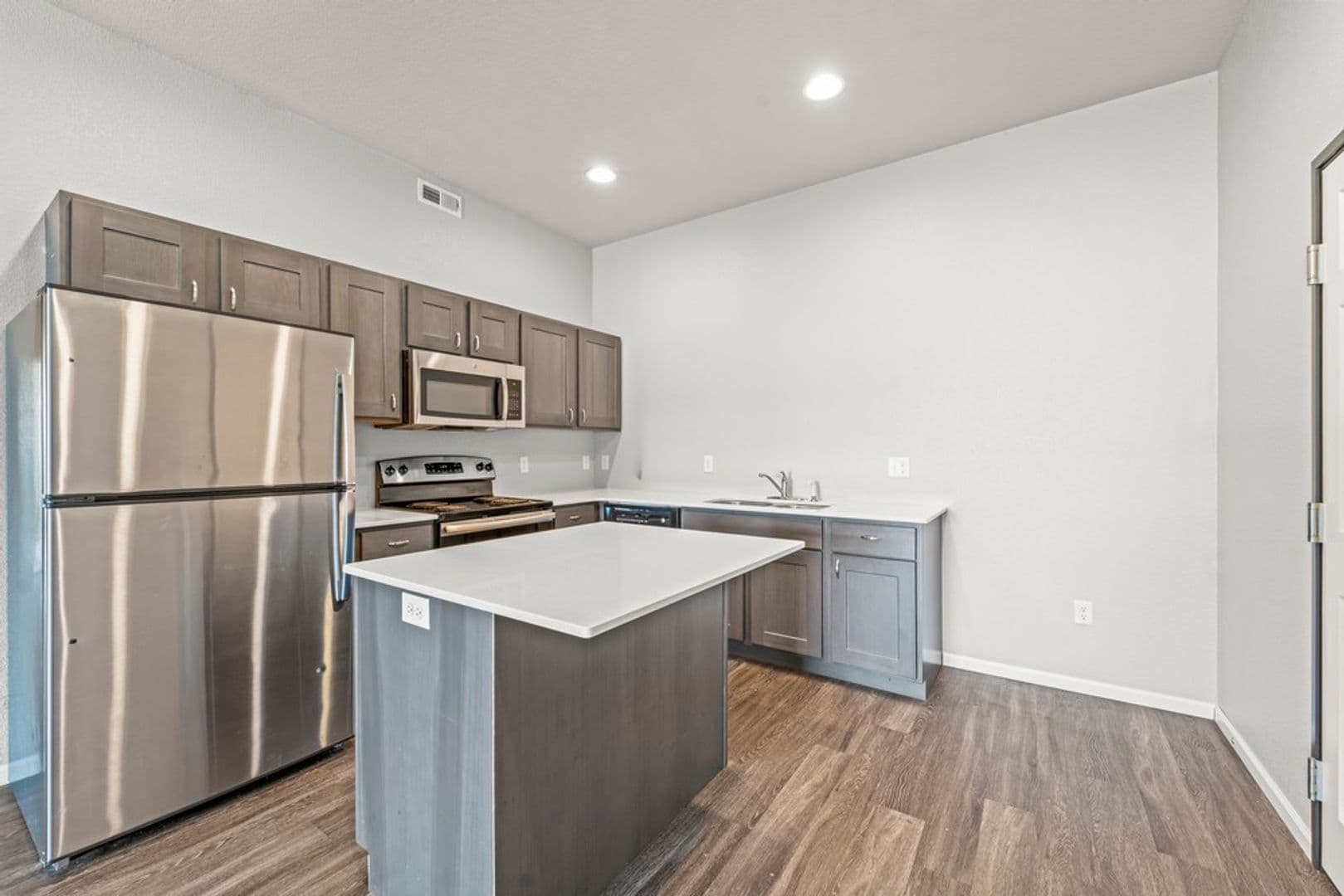 Cedar Falls Apartment: 2019 Olive St