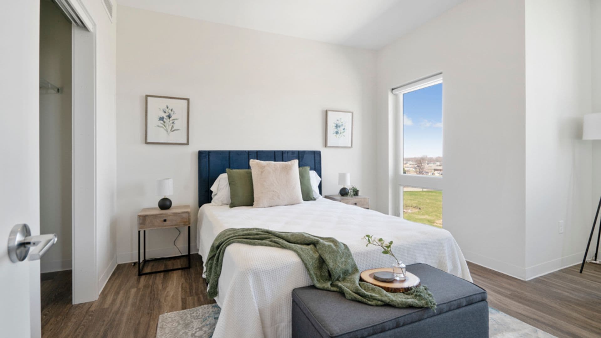 Cedar Falls Apartment: 825 Bluegrass Cir