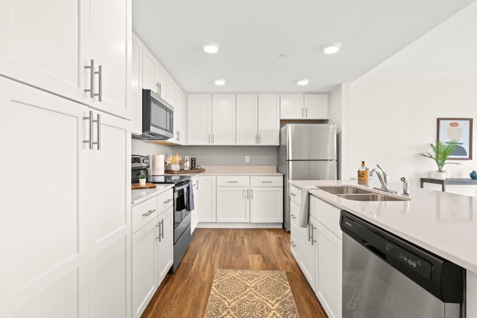 Cedar Falls Apartment: 825 Bluegrass Cir