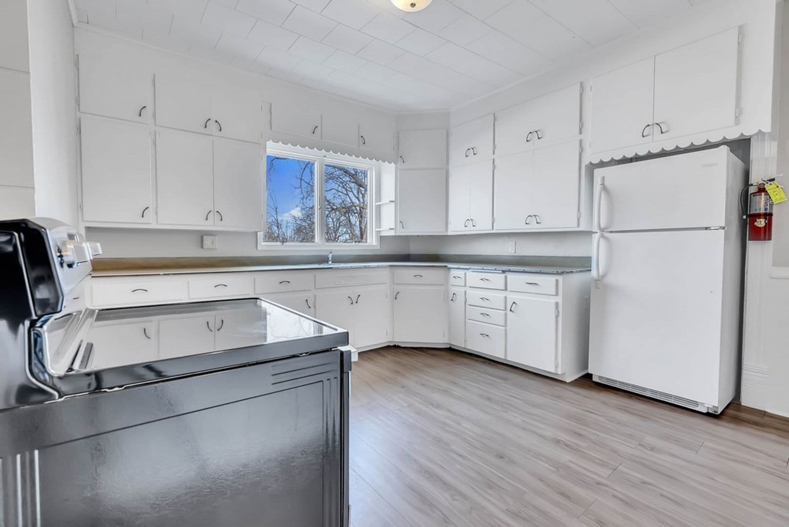Cedar Falls Apartment: 2314 Walnut St
