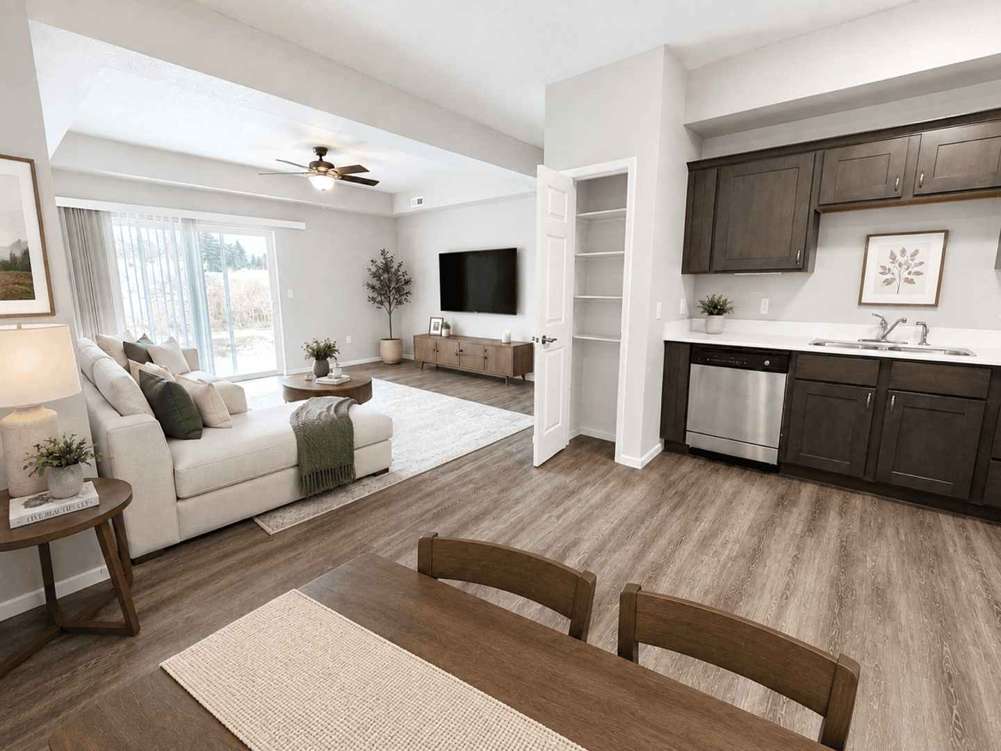 Waverly Apartment: 2113 4th Street SW