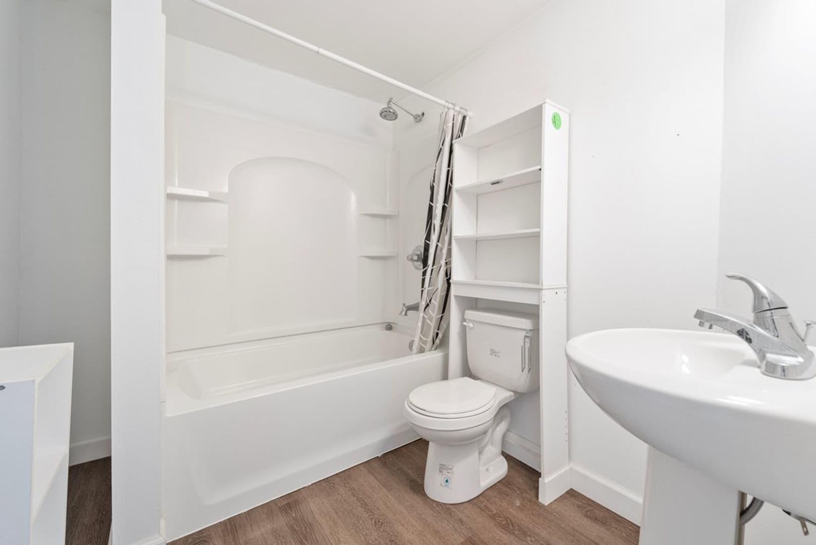 Cedar Falls Apartment: 1103 Main St