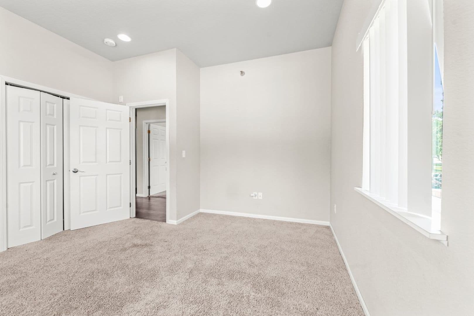 Cedar Falls Apartment: 2019 Olive St