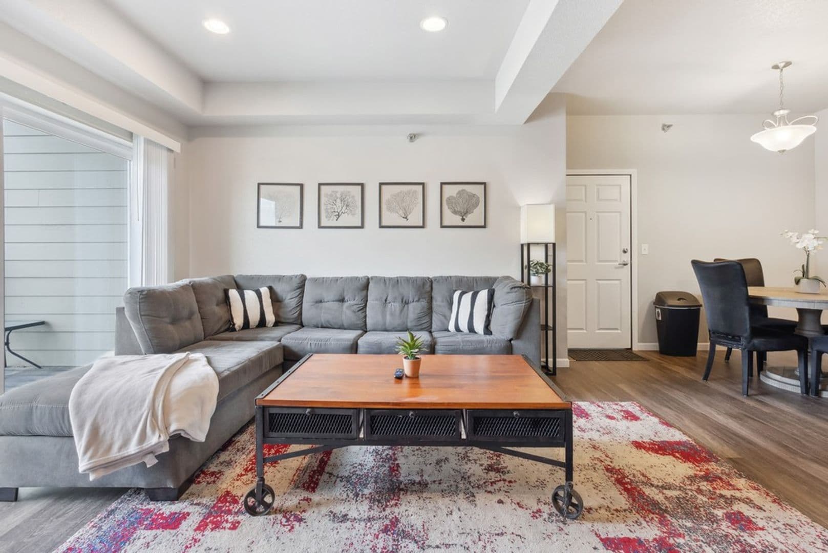 Cedar Falls Apartment: 1003 Bluegrass Cir