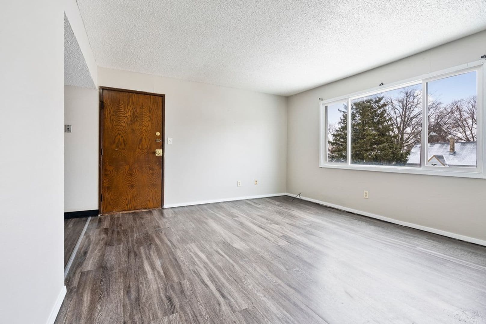 Waterloo Apartment: 1008 Leavitt St