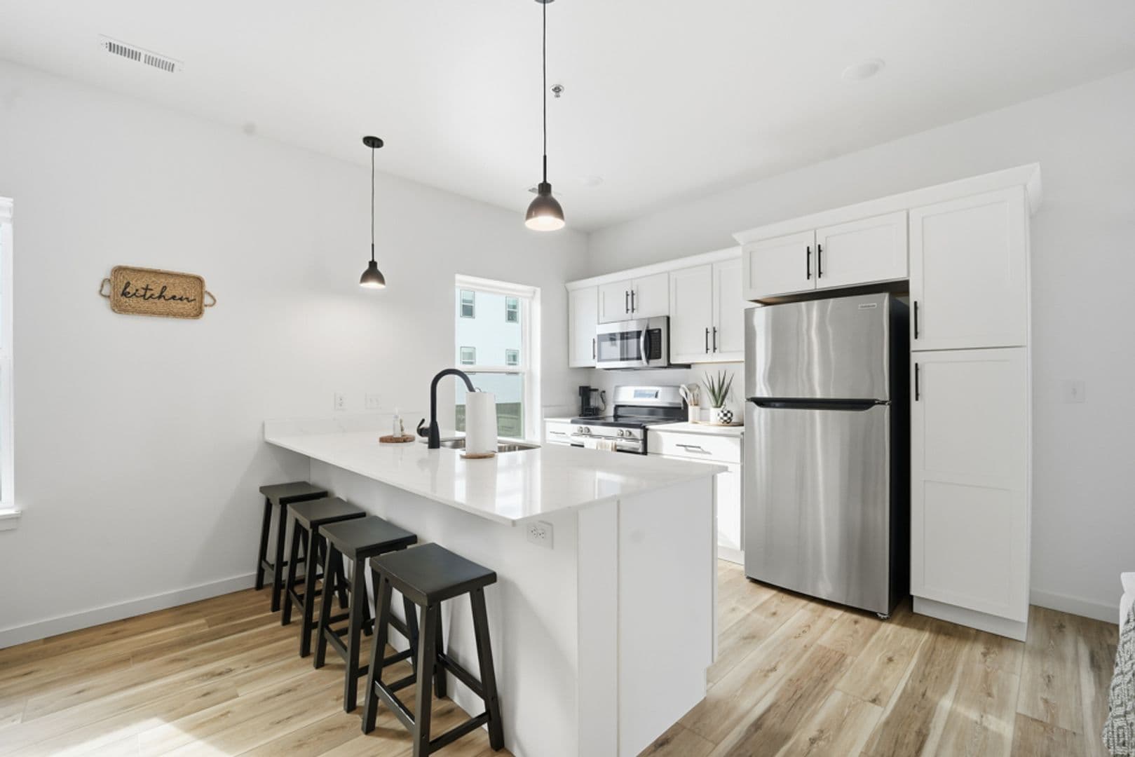 Cedar Falls Apartment: 402 Fast Ln