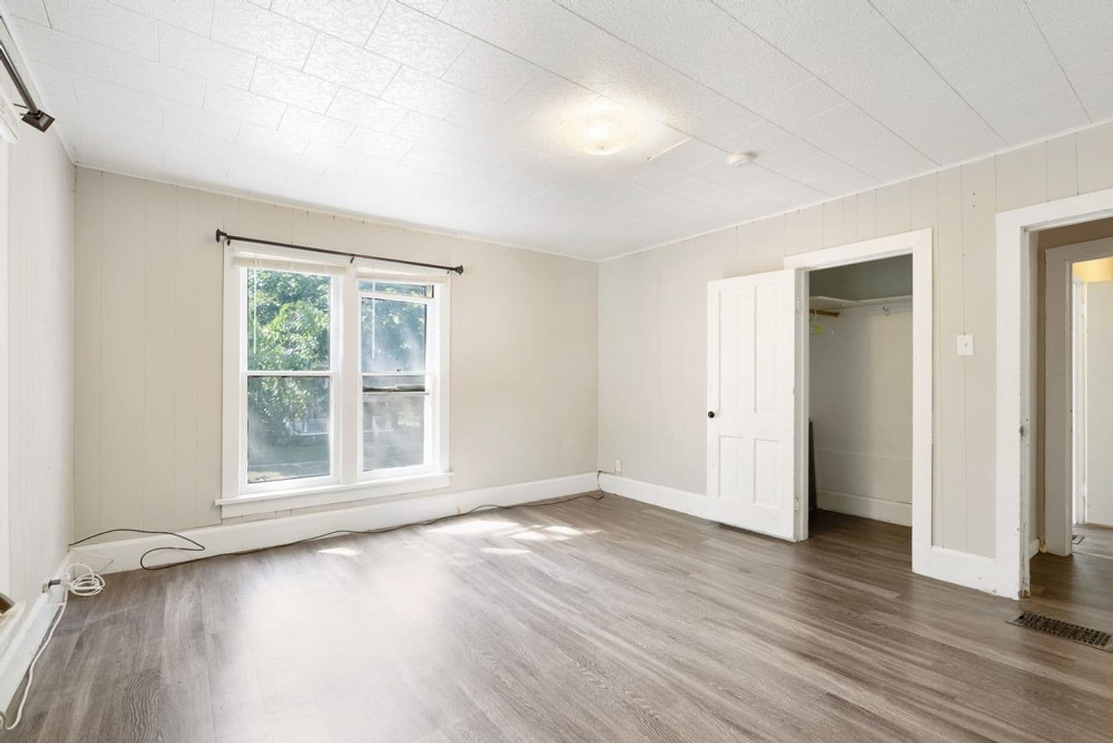 Cedar Falls Apartment: 1012 Clay St