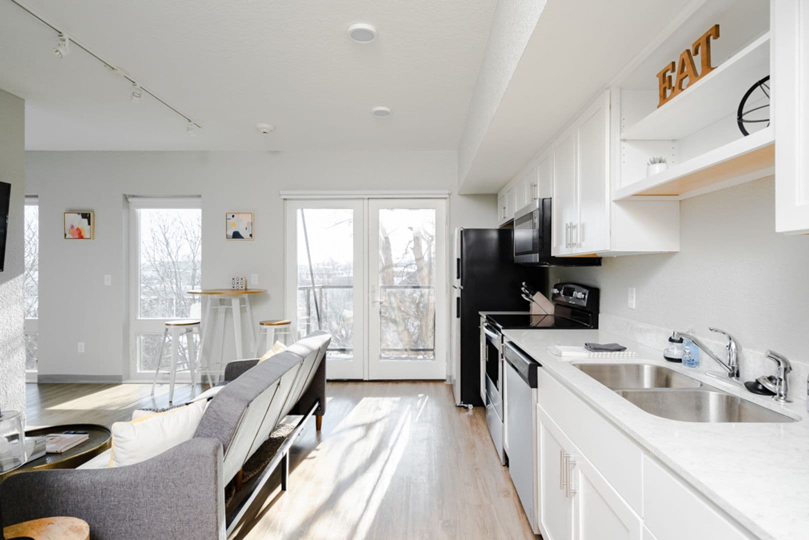 Cedar Falls Apartment: 200 W 1st St