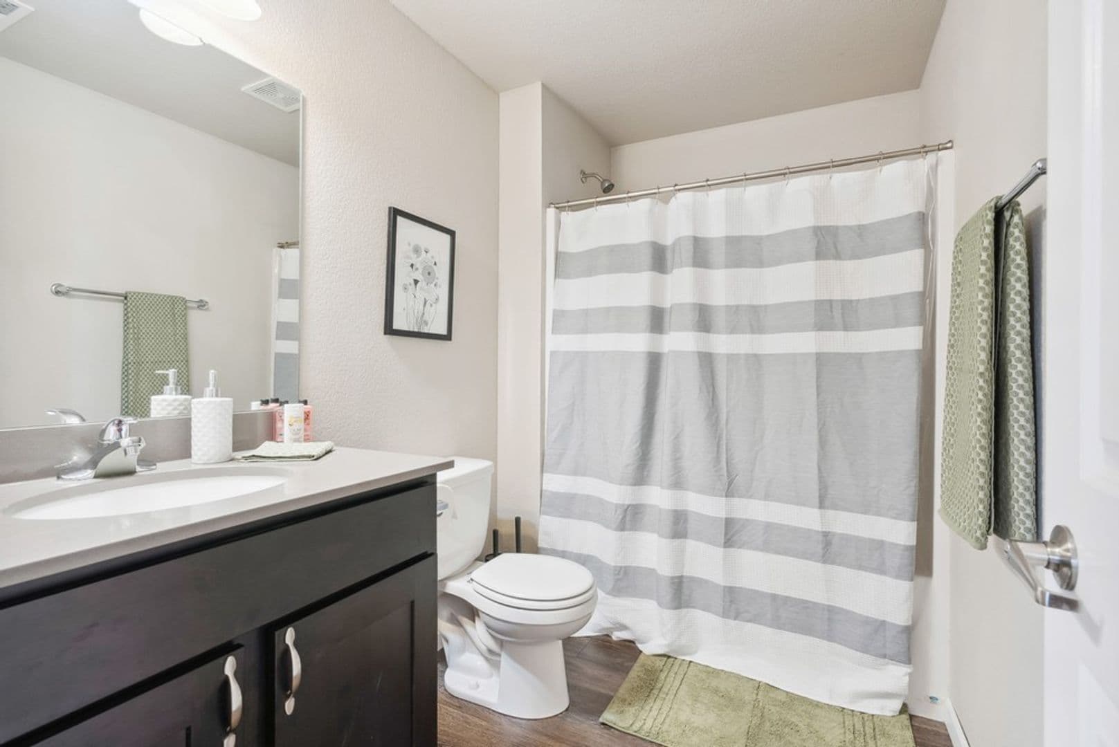 Cedar Falls Apartment: 1003 Bluegrass Cir