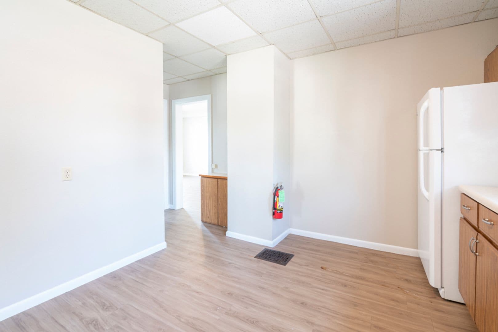 Cedar Falls Apartment: 2110 College St